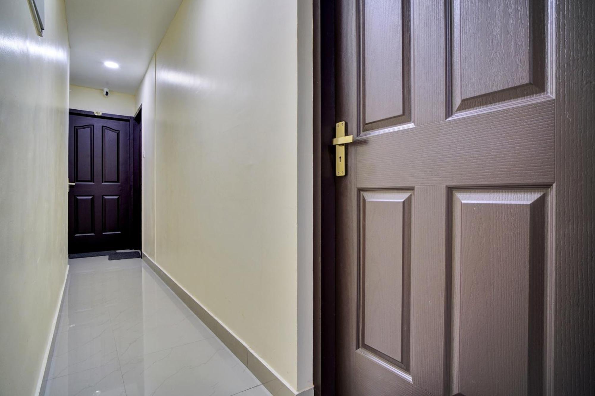 Hotel O Crystal Executive Suites Kochi Extérieur photo