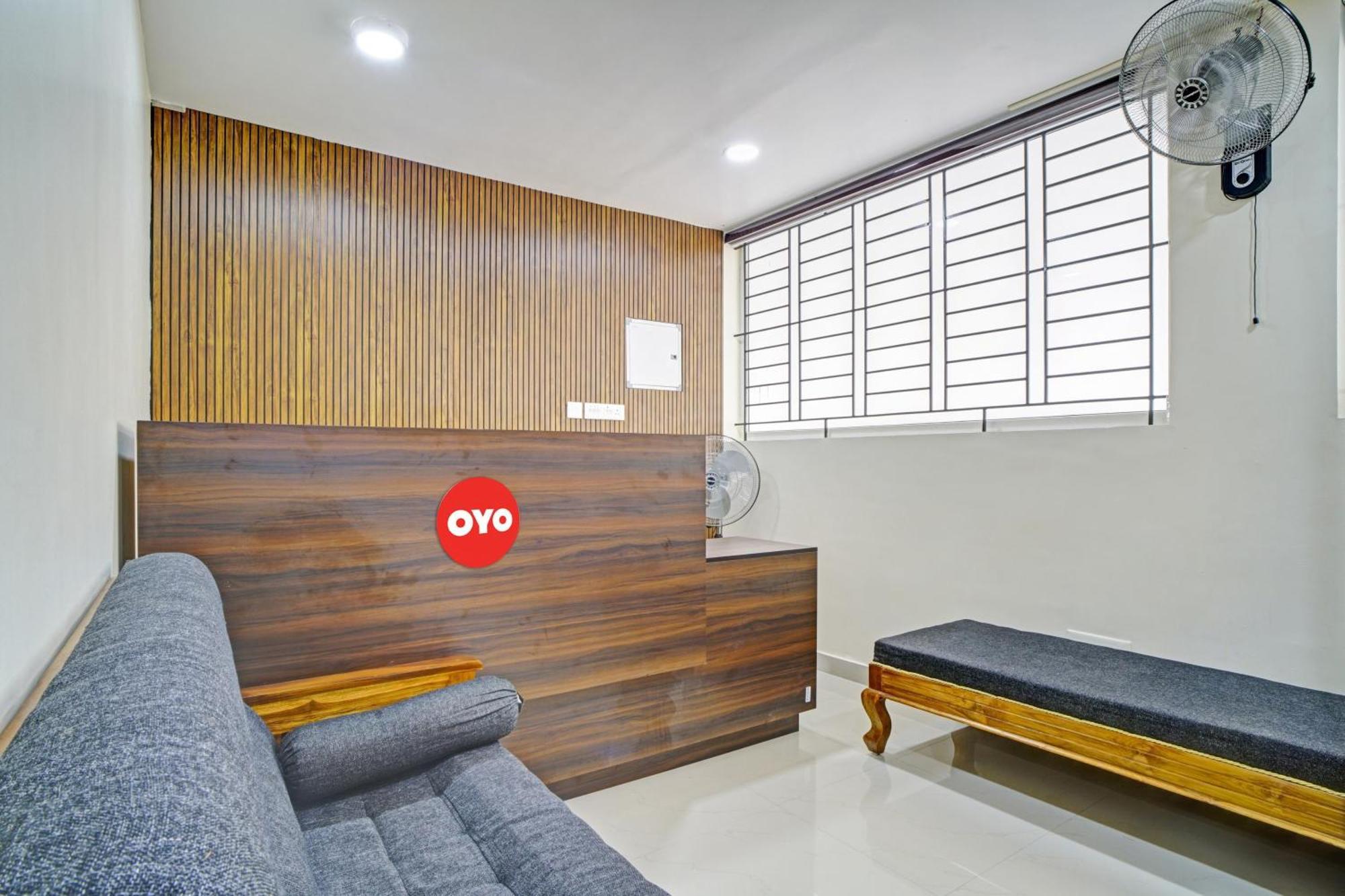 Hotel O Crystal Executive Suites Kochi Extérieur photo