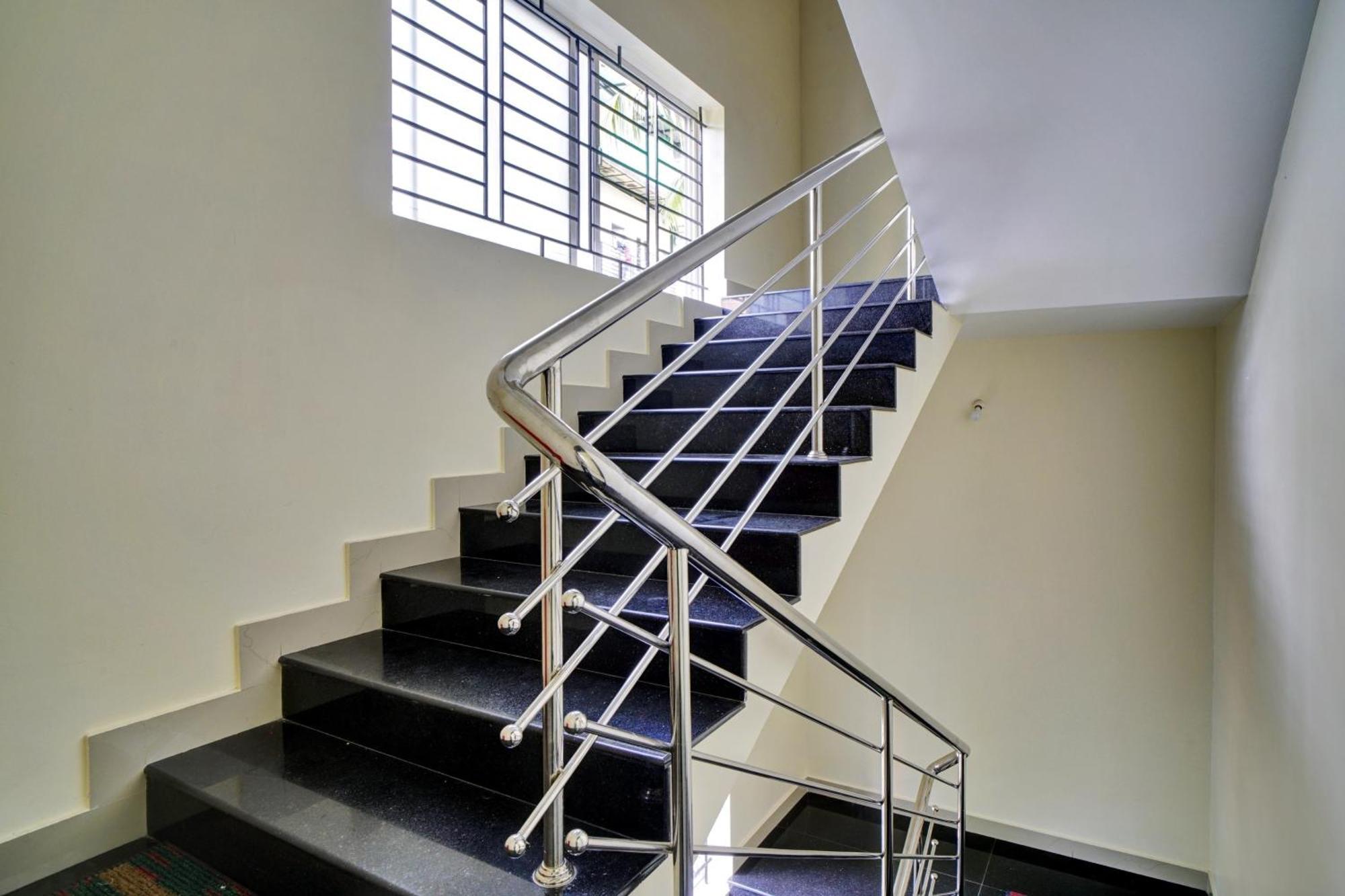 Hotel O Crystal Executive Suites Kochi Extérieur photo