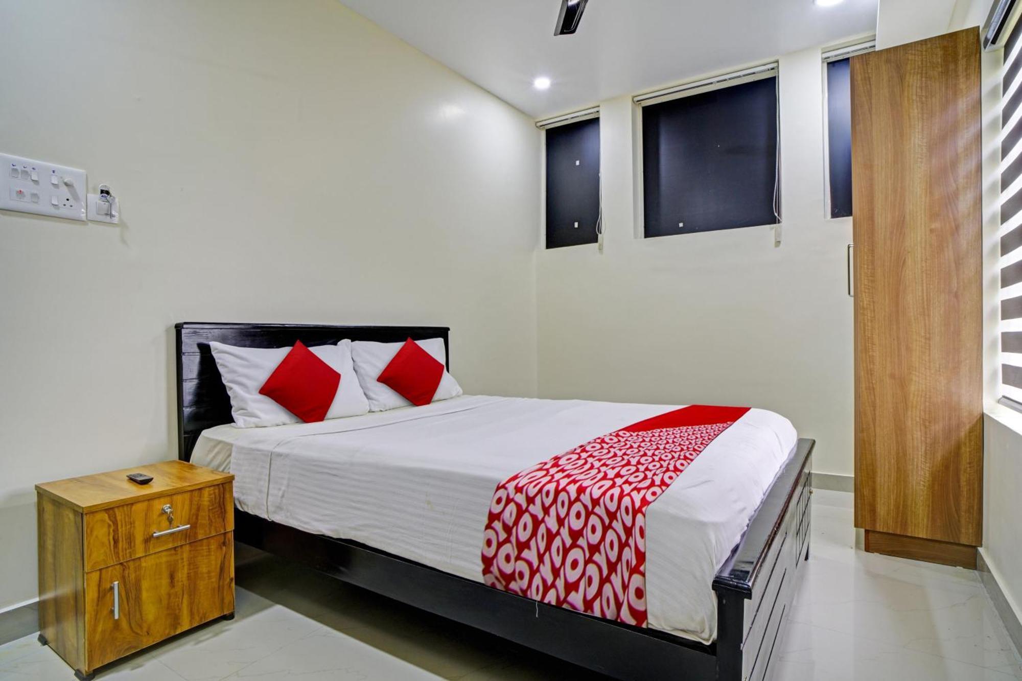 Hotel O Crystal Executive Suites Kochi Extérieur photo