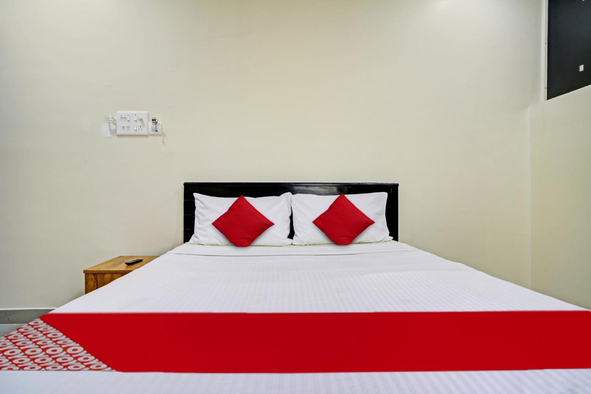 Hotel O Crystal Executive Suites Kochi Extérieur photo